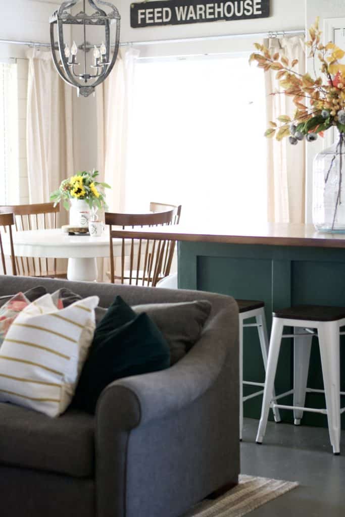 classic and timeless dining nook details