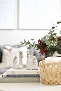 Simple nativity set. Classic Christmas Decor