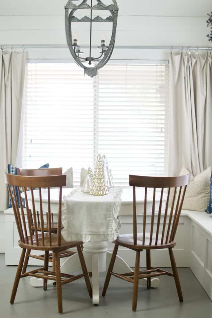 simple diy dining nook window bench