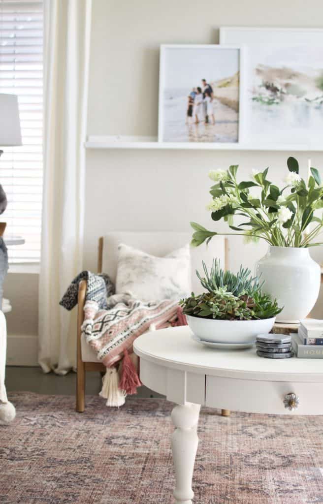 Effortless Spring coffee table inspiration. 