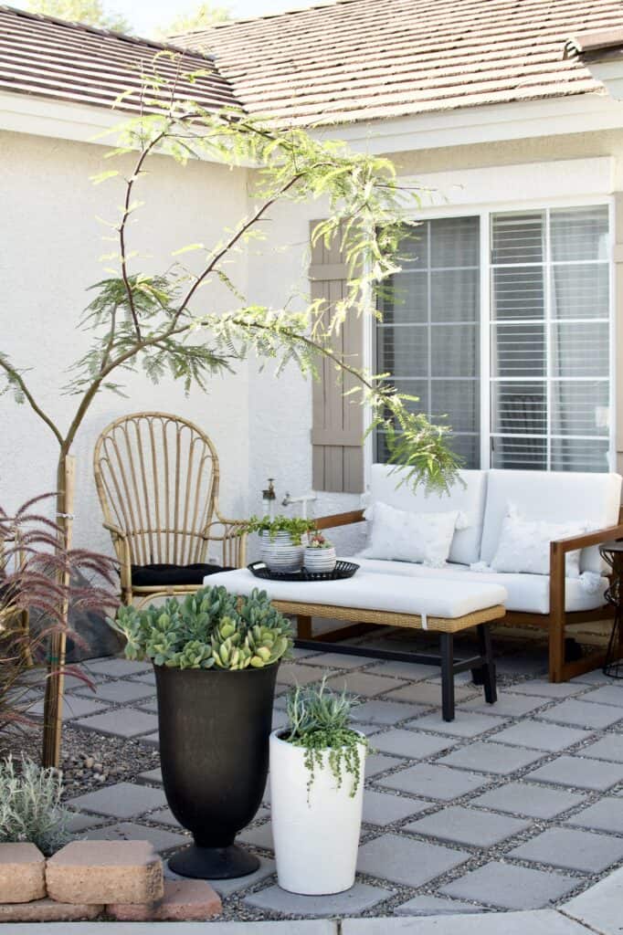 flagstone patio with pea gravel